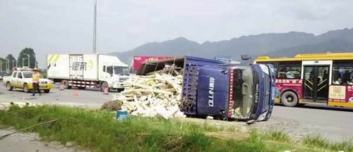 �������Ը�ͷ��