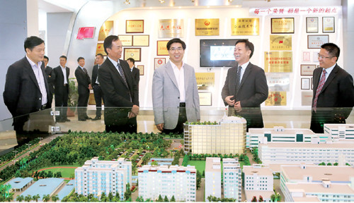 �����߷���ҵ Ҫ����������ſ�չ"ů���ж�"