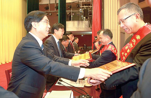 ��ί�ٿ�"���˼�� ʵ������"ʵ�����Ա���